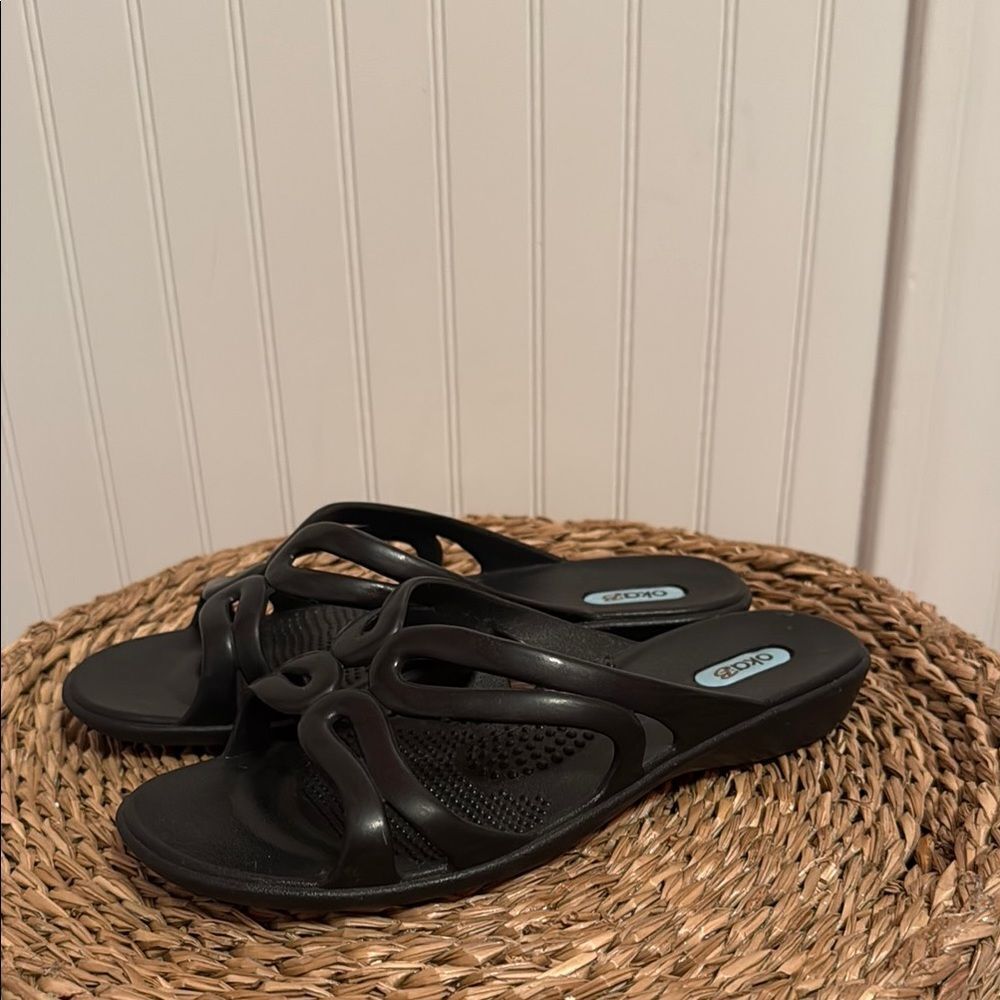 Oka B. Women's Black Sandals - 6 - Great Condition